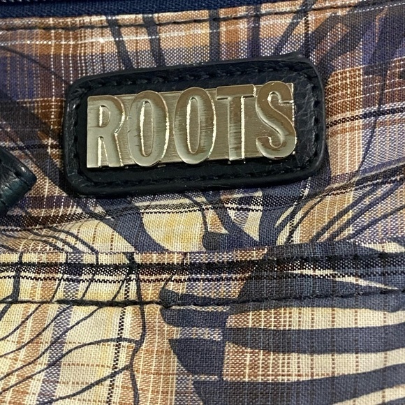 Y2K Roots Floral Blue And Beige Crossbody Bag - Picture 5 of 14